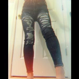 American Eagle Distressed Dark Wash Skinny Jeans